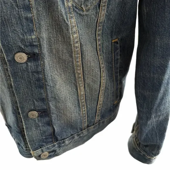 Levi's Faded Classic Trucker Blue Denim Small Jacket Distressed Red Tab 72335